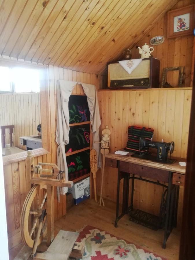 Domacinstvo Sindzirevic Villa Nova Varos Luaran gambar