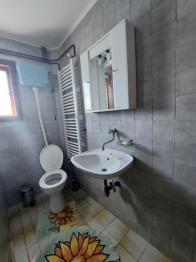 Domacinstvo Sindzirevic Villa Nova Varos Luaran gambar